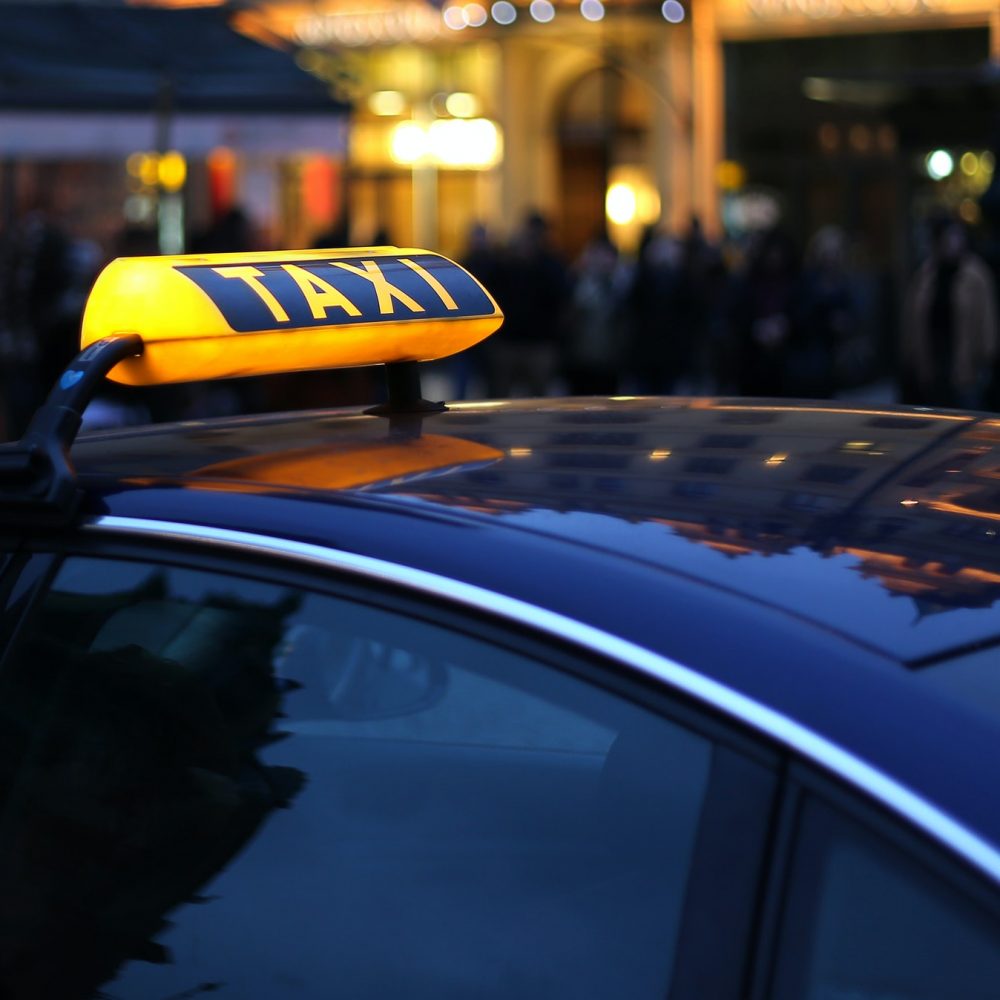 taxi-sign-at-night.jpg